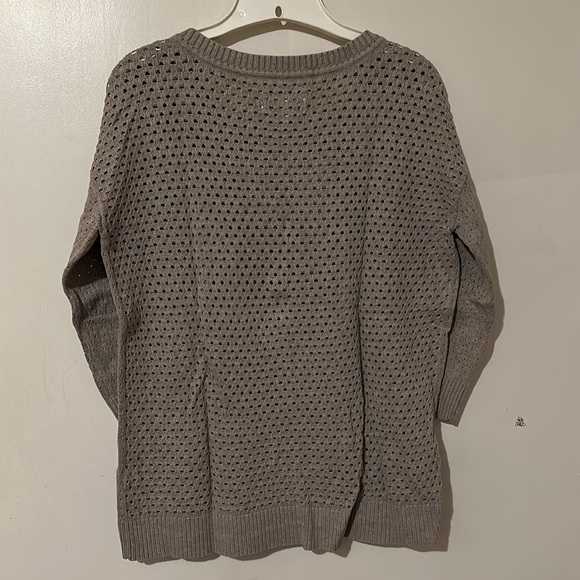 AEO Sweater Size L - Picture 2 of 3